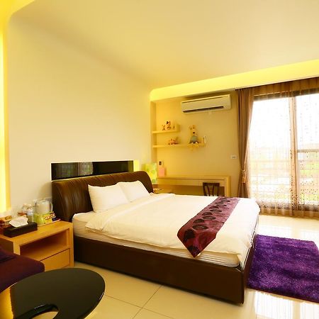 Sakura Love River Bed And Breakfast Дуншань Екстер'єр фото