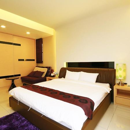 Sakura Love River Bed And Breakfast Дуншань Екстер'єр фото