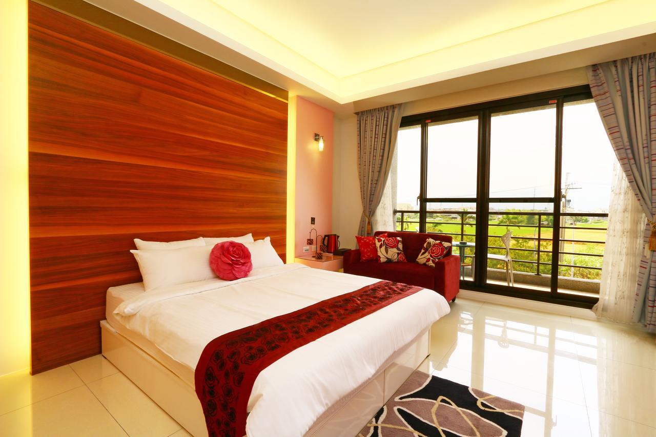 Sakura Love River Bed And Breakfast Дуншань Екстер'єр фото